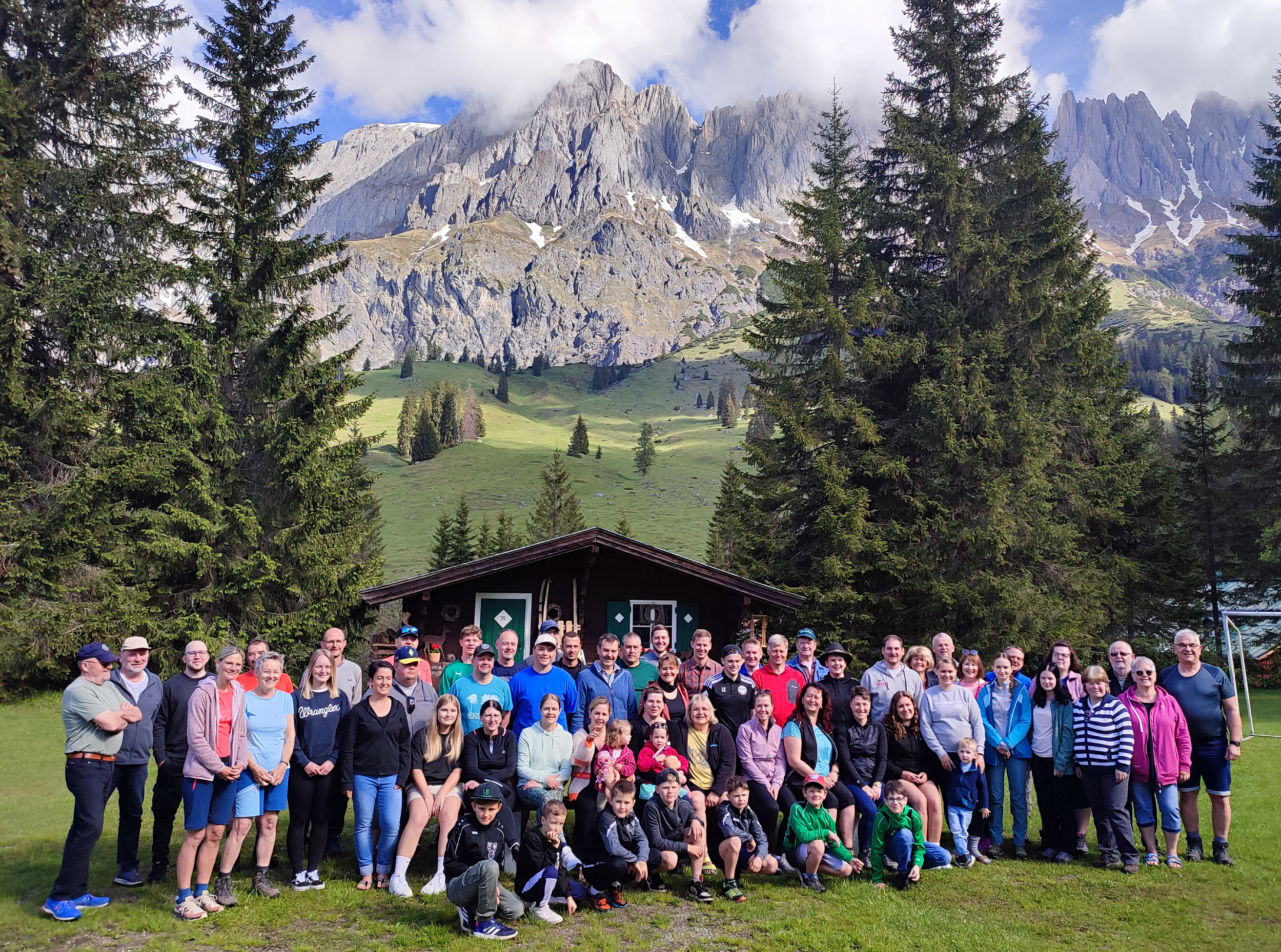 Die Neukenrother Zecher in der Partnergemeinde in Mühlbach am Hochkönig