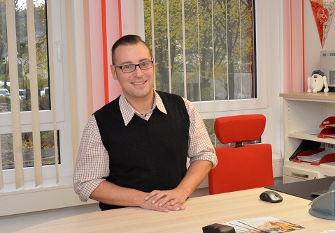 Christian Leider haben wir keinen Alternativtext zu diesem Bild. Wir arbeiten daran und bitten um Ihr Verständnis.